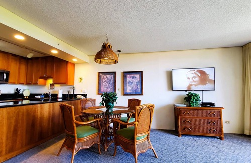 Honokowai Resort | WEST MAUI IS OPEN & WE ARE READY TO HOST YOU! OCEANVIEW UNIT, NEAR BEACHES.