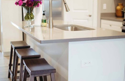 West Omaha House | West Omaha Townhouse with GYM, Shopping, King Bed