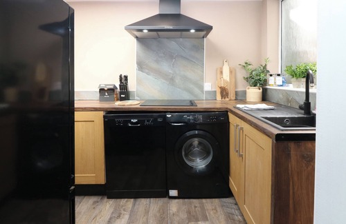 Macduff Cottage | WEST PIER COTTAGE, family friendly, with open fire in Macduff
