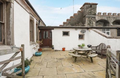 Llaneilian House | West Point Lynas Lighthouse Keeper's Cottage