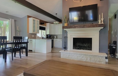 Sioux Falls House | West Sioux Falls Retreat - private 3-bedroom acreage with heated pool