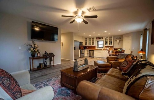 Hoyt House | Western Theme near Connors State,Muskogee,I-40,Eufaula Lake, located in Warner!