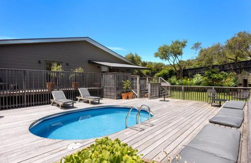 Sorrento House | Westhaven Walk to Beach Shop Pool Spa Open Fire