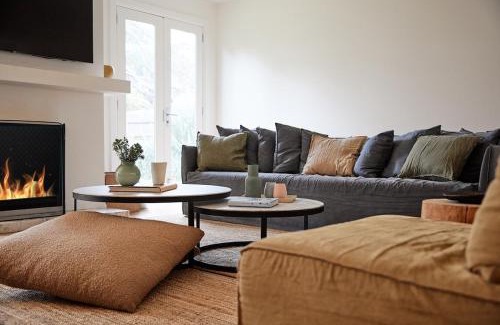 Sorrento House | Westhaven Walk to Beach Shop Pool Spa Open Fire