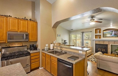 Ponderosa Trails House | Weston 1 bed - King Memory Foam