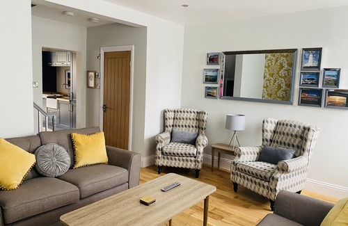 Muston House | WESTREACH is a 4 Bedroom, all en-suite sleep 8 Townhouse