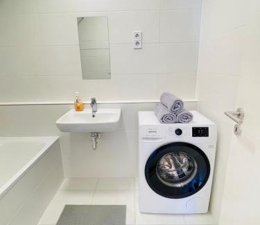 Ujlipotvaros Apartment | WestSide Garden Modren Family Apartment with Parking