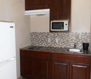 Gonzales Hotel | Westwood Inn