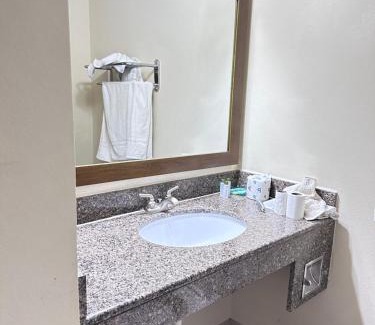 Gonzales Hotel | Westwood Inn