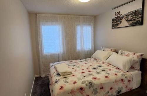 Northwest Calgary Apartment | Wezi Taylor Oasis- 3 bedroom home
