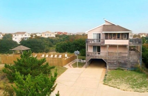 Whalehead Beach House | WH972- 5BRs, Private Pool, Hot Tub, WIFI, Just One Block To The Beach!