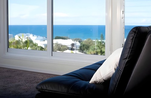 Yaroomba House | Whale Lookout - spectacular ocean views
