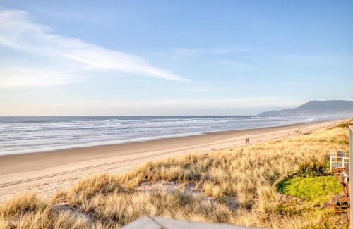 Rockaway Beach House | Whale Watcher Condo 2 - Meredith Lodging