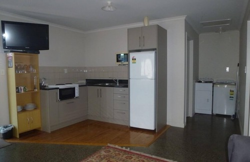 Whangamata House | Whangamata Beach Unit across the road from Harbour