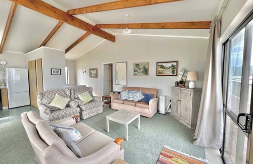 Whangamata House | Whangamata by the Beach -4BR Ocean-View Family Beach House