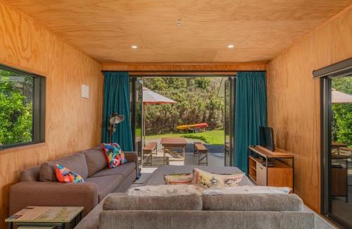 Te Rerenga House | Whangapoua Glamping Hideaway - Whangapoua Bach