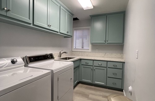 Oak Shores House | What a Great Escape for Families and Friends! Private Slip!