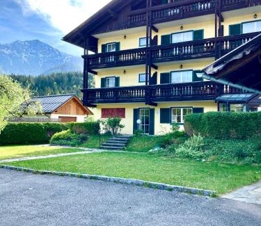 Bad Goisern Apartment | Whats-App Self-Check-IN - Villa Maria Theresia