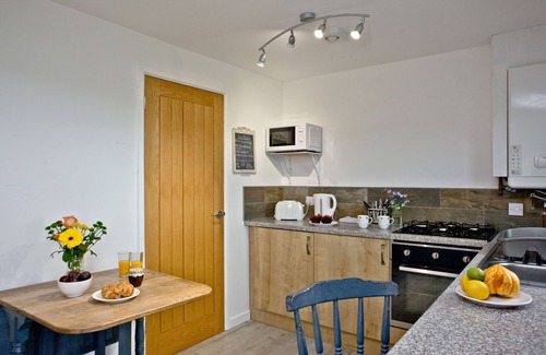 Helford Passage Cottage | WHEAL TOR LODGE, pet friendly, with a garden in Helston