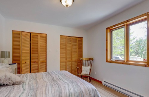 Lac-Louisa Cabin | Wheatfield Cottage - Lakefront Stress Free Getaway
