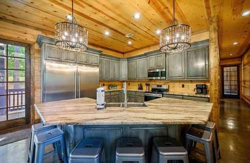 Hochatown Cabin | When Nature Calls: Sleeps 35 + Bunk Room + Game Room
