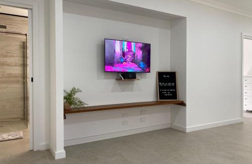 Broken Hill House | When only the best will do. Bhas accommodation!