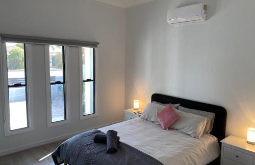 Broken Hill House | When only the best will do. Bhas accommodation!
