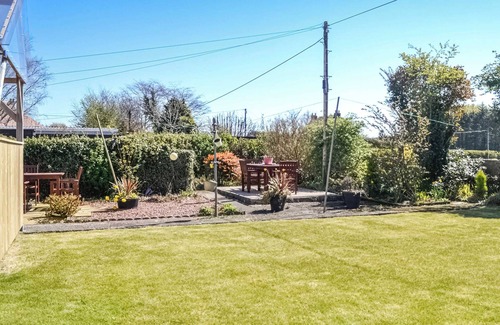 Stranraer Cottage | Where better to enjoy the hot tub in this delightful and private garden.