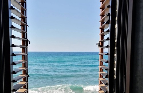 Pomos House | Where the Magic of the Mountains meets the Sound of the Sea