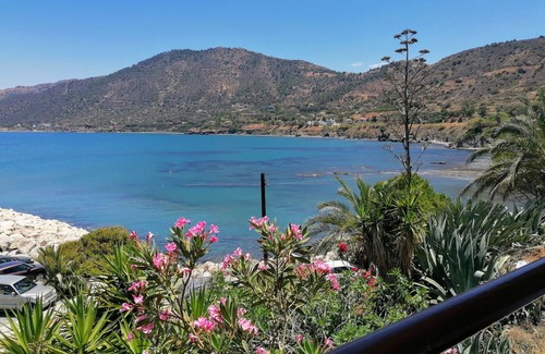 Pomos House | Where the Magic of the Mountains meets the Sound of the Sea