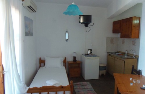 Skopelos Apartment | Where the sea meets the sky 9 , studiosmilos-skopelos
