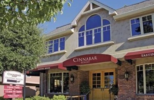 Saratoga Cottage | Whimsical Cottage Near The Village Of Saratoga