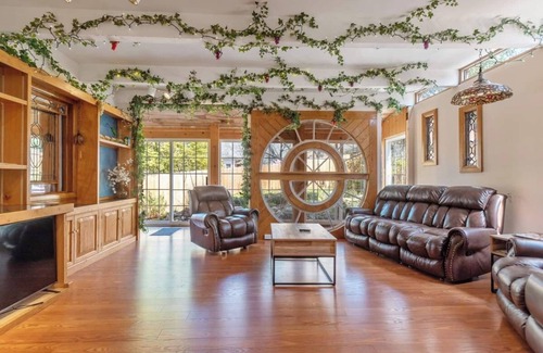 Southwest Raleigh House | Whimsical, Walkable, Garden Gem - The Famous Raleigh Mill House