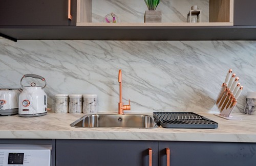 Worcester Apartment | WhiskAwayHomes Shaw Street Apartment 5