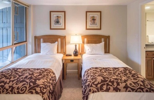 Village North Resort | Whiski Jack At Tyndall Stone Lodge- Spacious 2 Bedroom W/Full Kitchen