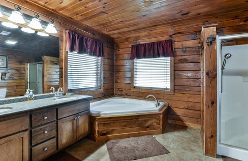 Branson Cedars Cabin | Whispering Moose | 3 Bed, 2 Bath