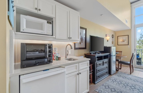 Baytowne Wharf Condo | "Whispering Palms" #3501 Sleeps 4