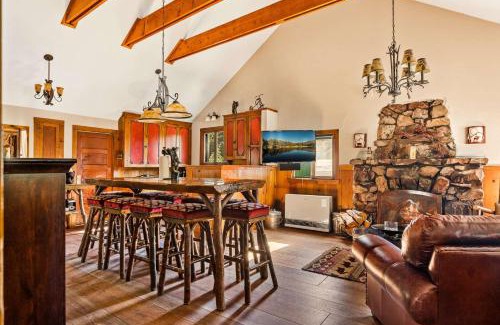 Big Bear Lake House | Whispering Pines - Walk to Bear Mountain