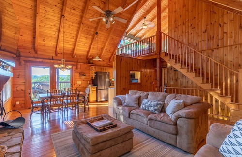 Boone House | Whispering Ridge Retreat - 7 mins. to downtown Boone, hot tub, great views, pool table!