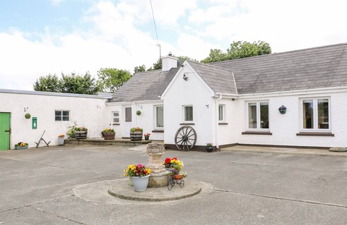 Carndonagh Cottage | WHISPERING WILLOWS - THE BUNGALOW in Carndonagh, County Donegal