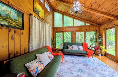 Springwater House | Whispers of Nature: Spacious 4BR Nature Escape/Sleeps 15/Fishing & Hiking