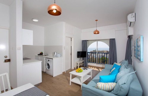 Agios Tychon Apartment | White Arches Sea View Apartment
