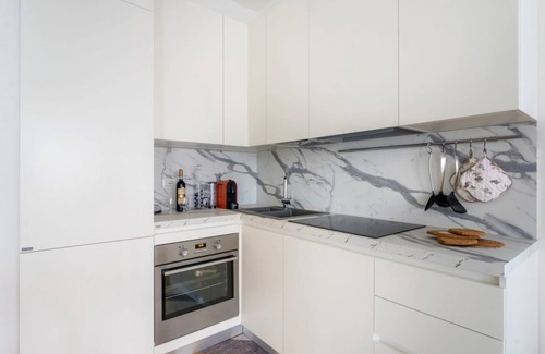Trionfale Apartment | White Candle, Elegant Flat Close to Gemelli and City Center
