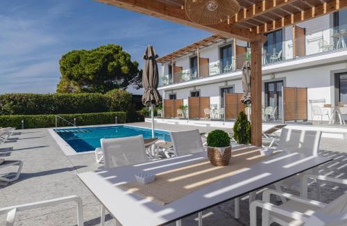 Laganas Bed & Breakfast | White Canvas Boutique Studios