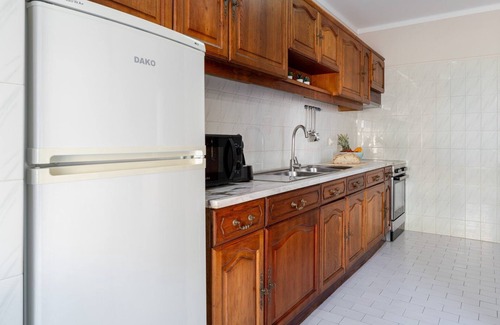Viana do Castelo Apartment | White Charm by the Sea