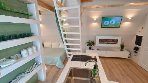 Nea Propontida Ski Chalet | White DIAMOND in Chalkidiki