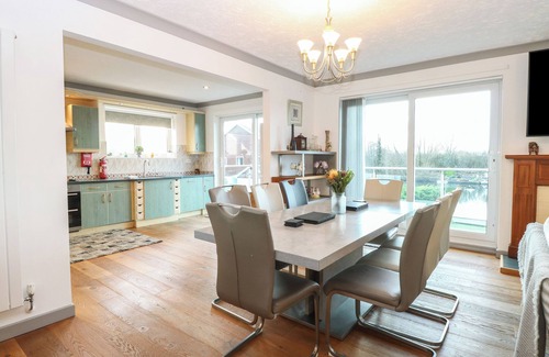 Horning House | WHITE GABLES, pet friendly, character holiday cottage in Horning