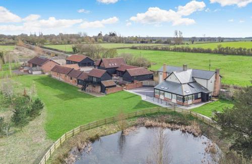 Halesworth House | White House Lodges - Dragonfly