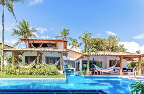 Historic Center House | White House-Stunning view of the Ocean, downtown, in gated community.