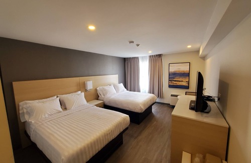 Mississauga Hotel | White Knight Motel